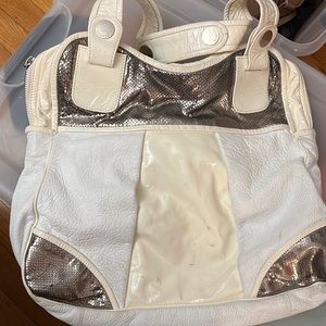 Leather shoulder bag